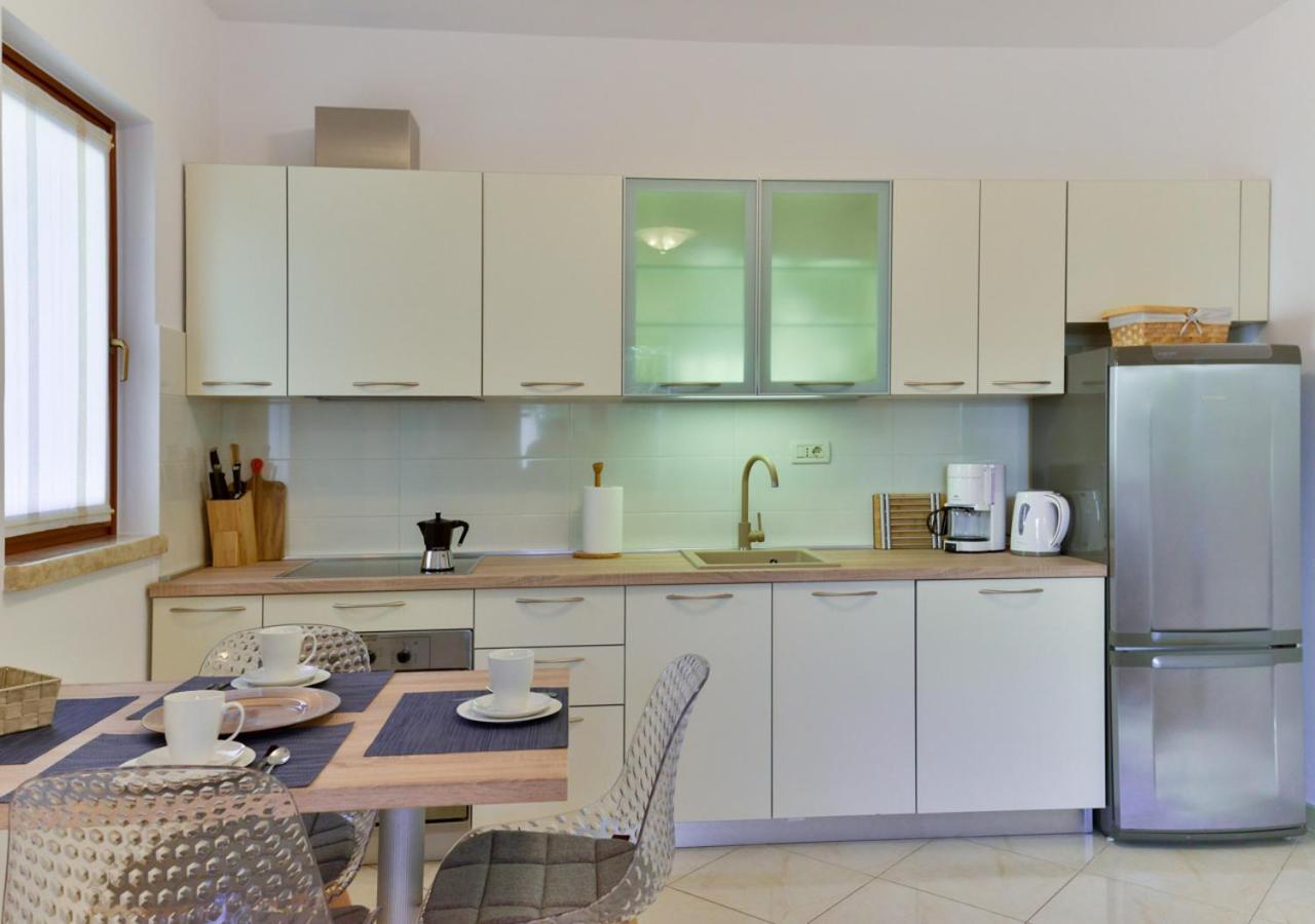 Apartments Leona Umag Extérieur photo